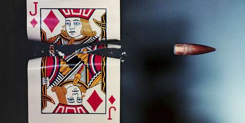 Cutting the Card Quickly! Harold Edgerton (1903-1990)1964 (Print 1977)USADye Transfer Print27,8 x 35 cm
