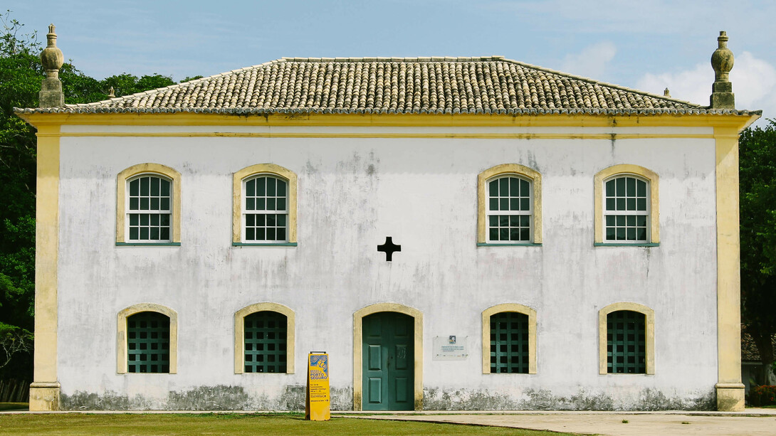 Porto Seguro é o primeiro núcleo habitacional do Brasil. O local abriga imponentes prédios e peças muito valiosas do século XVI, e possui uma geografia privilegiada que faz do espaço um verdadeiro museu natural a céu aberto. Tombado pelo IPHAN (Instituto do Patrimônio Histórico e Artístico Nacional) desde 1973 como Patrimônio Histórico Nacional, e reconhecido pela UNESCO no ano 2000 como Patrimônio Natural da Humanidade. No local está presente o Marco do Descobrimento, trazido de Portugal junto com as caravelas da frota de Cabral; a Igreja Nossa Senhora da Pena, padroeira da cidade, com sua torre em louça de Macau, e que possui em seu interior imagens sacras dos séculos XVI e XVII; a Igreja Nossa Senhora da Misericórdia, que guarda a imagem do Nosso Senhor dos Passos; a Igreja de São Benedito, construída pelos jesuítas e que ao lado guarda as ruínas da primeira escola jesuíta do Brasil; e a Casa da Câmara e Cadeia, que abriga o Museu de Porto Seguro