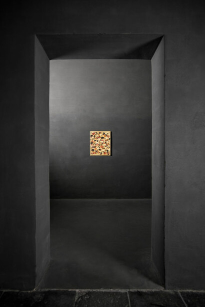 Various artists, Human traces: presence, absence, and material memory, exhibition view. Courtesy of Axel Vervoordt Gallery