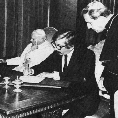 Dante Caputo, Kanzler der Regierung von Raúl Alfonsín, bei der Unterzeichnung des Vertrags über Frieden und Freundschaft zwischen Argentinien und Chile, Vatikan, 29. November 1984
