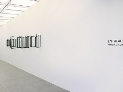 Entreaberto, Exhbition view. Courtesy of Galeria Lume