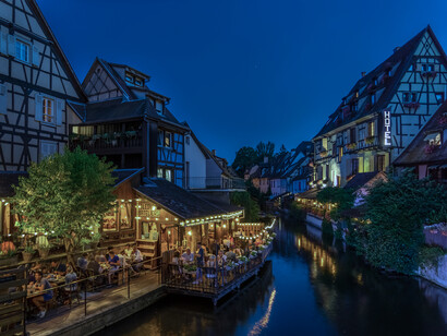 En la noche pasamos a habitar una nada que se expande sin límites, porque en ella, la filosofía se convierte en teología o en mística