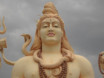 Iconic statue of Lord Shiva in Murdeshwar, Karnataka: a majestic coastal landmark