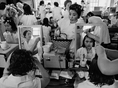 © William Klein, Hairdresser’s School, Tokyo, 1961