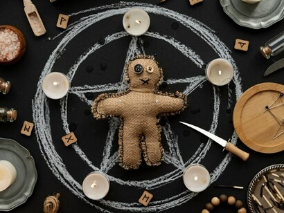 La verdad podría encontrarse en la construcción de otras verdades similares o en que la afirmación de la verdad se podría hallar en una resultante, pero nunca ser la verdad