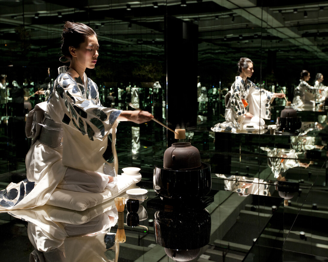 Rirkrit Tiravanija, Untitled (running out of time), 2013, featuring performance by Mai Ueda. Photo courtesy of MONA Museum of Old and New Art, Hobart, Tasmania, Australia/Rémi Chauvin.
 