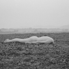 Edgar Honetschläger, aus der serie Sensing soil, 1989. Mit freundlicher genehmigung des Nordico Stadtmuseum