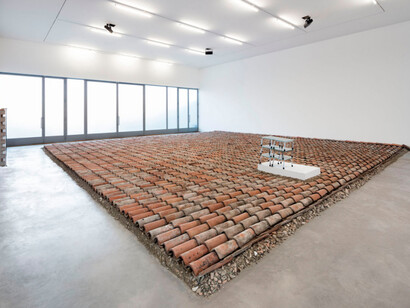 Schneller werden ohne Zeitverlust, Exhibition view. Courtesy of Galleria Lia Rumma