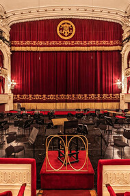 Teatro Municipal de Santiago de Chile inaugurado en 1857 (Fotografía de Iván Serrano)