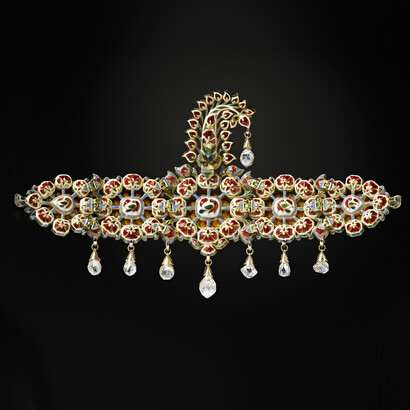 Turban Ornament, Back, North India, Jaipur, 1825-75, Enamel on reverse, H. 4 1/8 in. (10.5 cm); W. 7 5/8 in. (19.2 cm), Al-Thani Collection. Image: © Servette Overseas Limited 2013. All rights reserved.