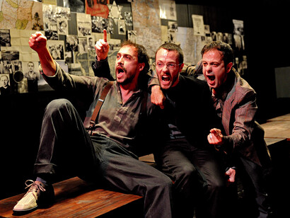 Escena de la obra Our Class, de Tadeusz Slobodzianek