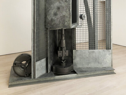 Sky Passage (T0179) (2005), Steel and cast iron, galvanised and painted, 312 x 262 x 114 cm, ph. Neil Powell 2019, detail
