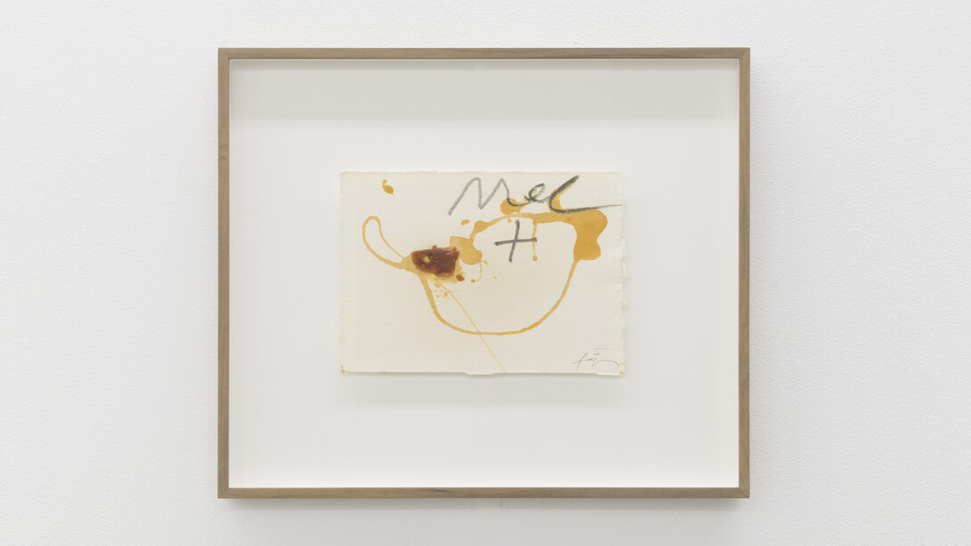 Antoni Tàpies
La mel XI, 1989
(La mel)
Pencil and varnish on paper
19 × 27 cm (7 1/2 × 10 5/8 inches)
41,8 × 49,2 cm (16 1/2 × 19 3/8 inches) (framed). Courtesy noguerasBlanchard Barcelona/Madrid. Photography: Roberto Ruiz. Photography: Roberto Ruiz. 
