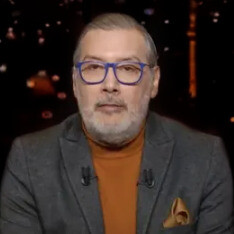 Borhen Bsaies, commentatore politico tunisino e portavoce, spesso al centro del dibattito per le sue opinioni vicine al potere, è stato arrestato in passato per corruzione ma successivamente è tornato sulla scena come analista politico