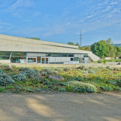 O Landscape Formation One, de Zaha Hadid, foi o primeiro projeto de arquitetura construído na cidade de Weil Am Rhein, na Alemanha