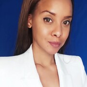 Stephanie E Benjamin