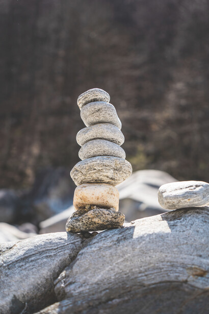 Pietre in equilibrio. È lì che insieme a tutti gli altri corpi sottili possiamo sperimentare che noi siamo la proiezione di tutto ciò che è il Divino