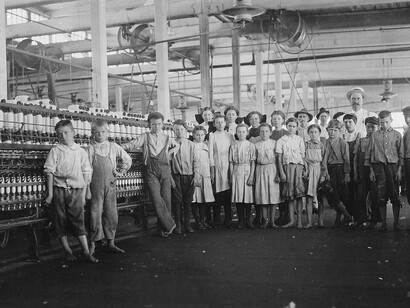 Children working in factories in the 1920s