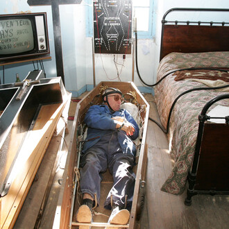 au-delà. Courtesy of Christian Berst Art Brut