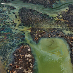 Edward Burtynsky 
Oil Bunkering #4, Niger Delta, Nigeria 2016 
photo © Edward Burtynsky, courtesy Admira Photography, Milan / Nicholas Metivier Gallery, Toronto


