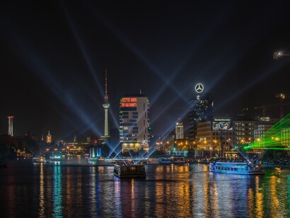 All'insorgere dell'emergenza, la Germania ha reagito con un comportamento omogeneo nei vari Lander, per effetto della centralizzazione del sistema sanitario