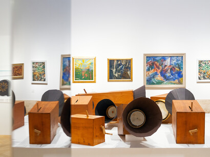 Varios artistas, La época del Futurismo, vista de exhibición. Cortesía de la Galleria Nazionale d’Arte Moderna e Contemporanea