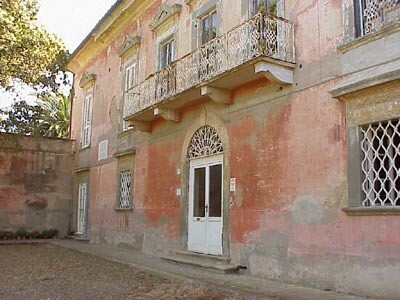 La Villa delle Rose è stata dimora di figure che hanno avuto una forte connotazione rivoluzionaria