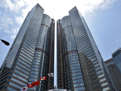 Apostar a ojos cerrados por la IA es un error muy grande. Las propias IA admiten que mienten al responder muchas veces. Oficinas de la Bolsa de Valores, Hong Kong, región administrativa especial de China