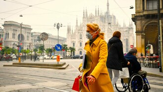 De tapabocas por Milán