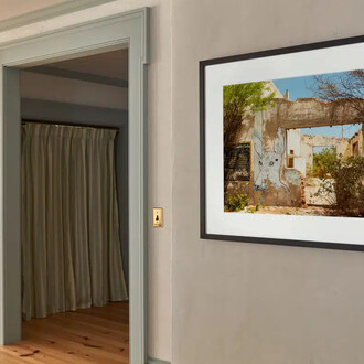 Summers Moore, Lobitos pueblo fantasma (Lobitos ghost town), exhibition view. Courtesy of Geary Contemporary