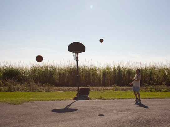 Sofia Valiente, Richard Playing Basketball 603, 2014, digital print, 23 x 33 cm