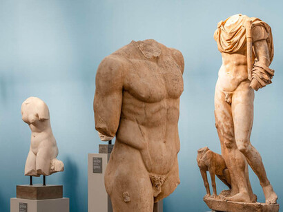 Various artists, Greek and Roman sculpture, exhibition view. Courtesy of Glyptotek