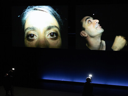 Sohn einer mutter. Mutter eines sohns. Courtesy of Residenztheater