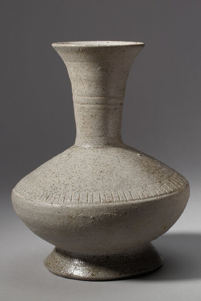 Long-Necked Bottle
8th century
Japan
