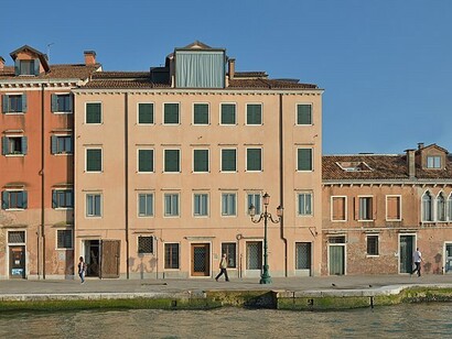 Venecia,  conocí a uno de mis grandes amigos y le escribí un poema donde le contaba todo lo que se había convertido, para mí, esta ciudad.Fondamenta de la Croce, 2016 en la Giudecca, Venecia, Italia