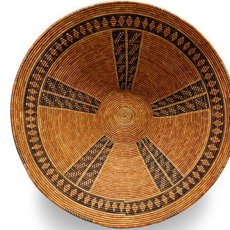 Basket, Chumash, ca. 1820. Juncus rush and sumac, h x diam: 5 1/2 x 20 3/4 inches. Purchase: William Rockhill Nelson Trust, 31-125/127.