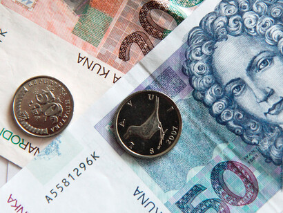 Dinheiro. Um país que não exporta mais porque não ensina matemática, teoria cambial, nem negócios avançados ou contabilidade pública internacional fica preso nesse vento que sopra ou, marés que levam