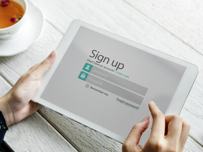 Modulo di registrazione visualizzato sullo schermo di un tablet