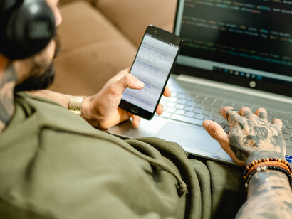 Estudo de variações linguísticas em programa de computação