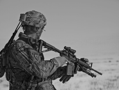 Un soldado con un arma ya no es una persona, sino el instrumento de una ideología