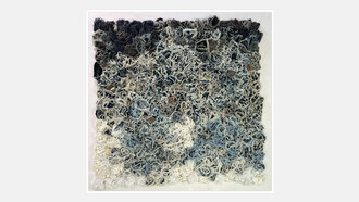 Obra de Graciela Fournier presentada en «Mayinca Textil», galería de la escuela Casa del Artista