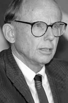 Samuel Huntington: "I conflitti locali e le guerre di comunità sono il sale della storia"