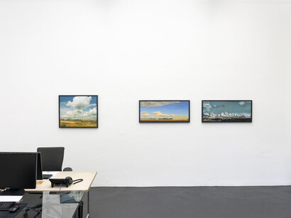 Heike Negenborn, Landschaft in bewegung, ausstellungsansicht. Mit freundlicher genehmigung der Galerie Poll