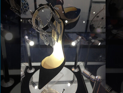 Modelo de otoño de los zapatos joya de Pandora by Eduardo Ruiz