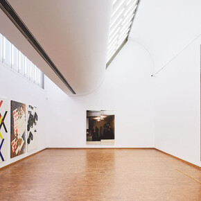 Wade Guyton, Zwei Dekaden. MCMXCIX–MMXIX. Courtesy of Museum Ludwig