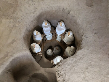 Recreación de entierro múltiple, cultura Quitu. Museo de sitio La Florida