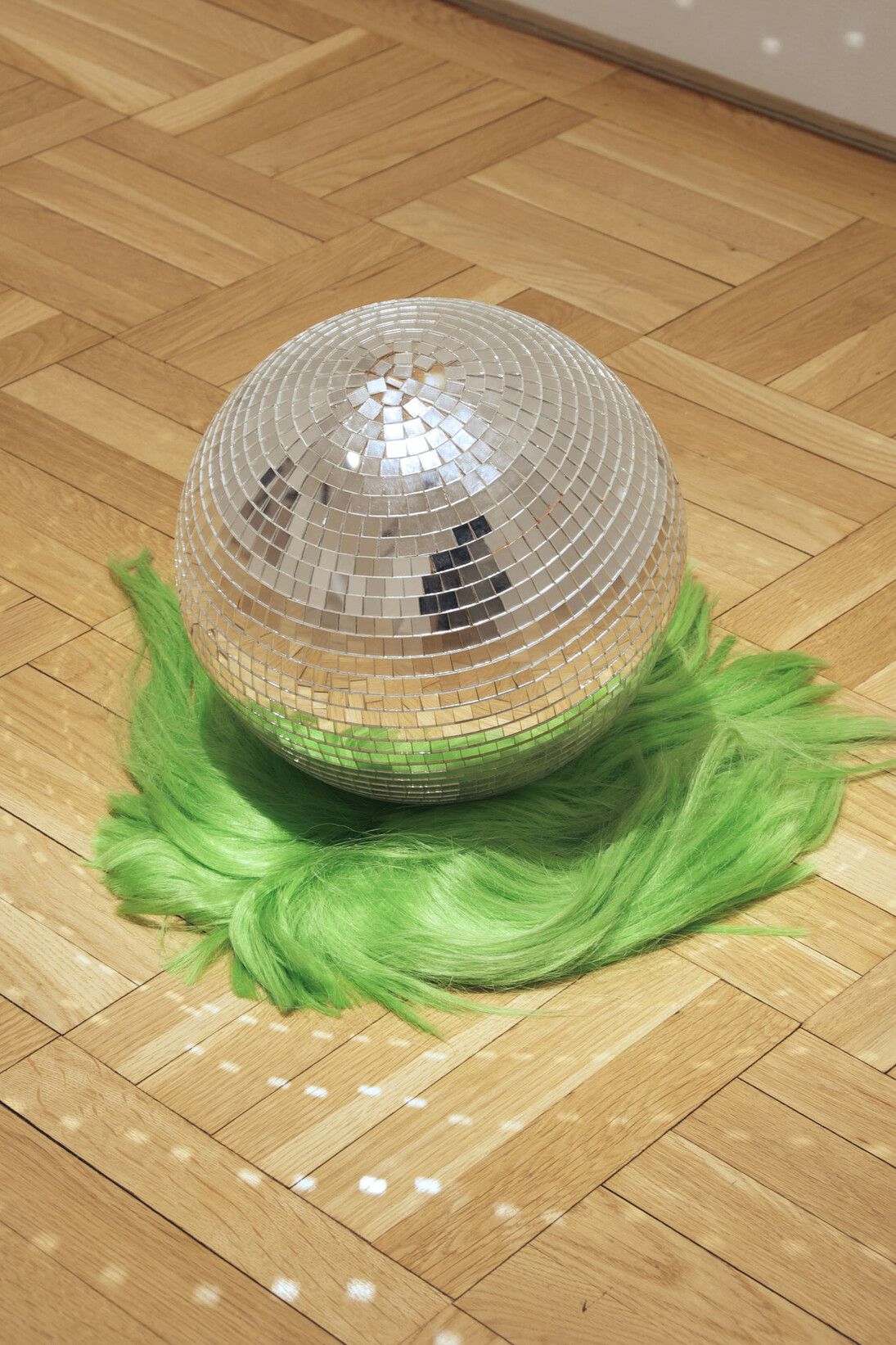 Martin Kippenberger, Disco Bomb, 1989 © Estate of Martin Kippenberger / Galerie Gisela Capitain, Cologne