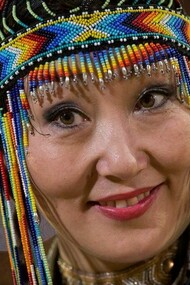 Cantora Saina da Rússia no desfile Cunhã Porã, Jogos Mundiais do Povos Indígenas