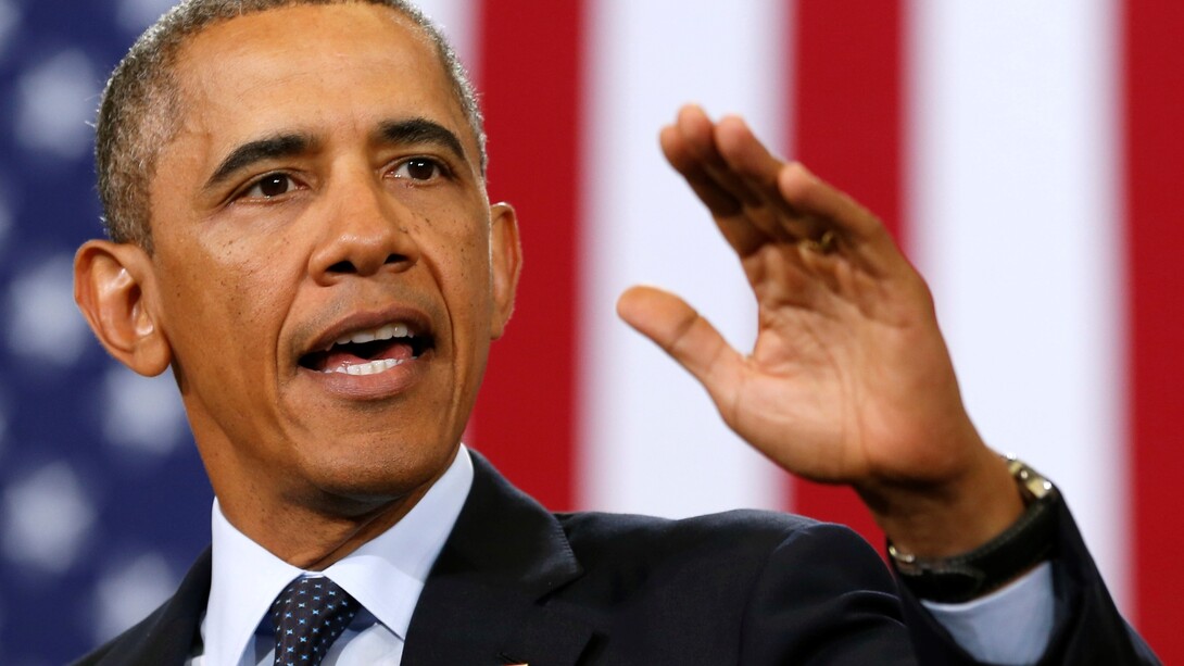 Barack Obama saludando