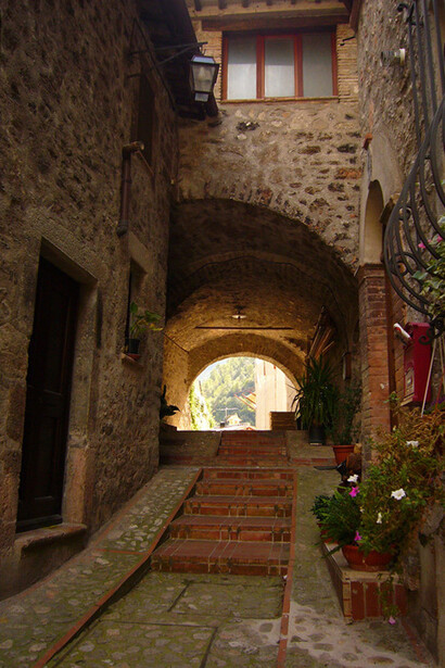 Vicolo del centro storico di Scheggino